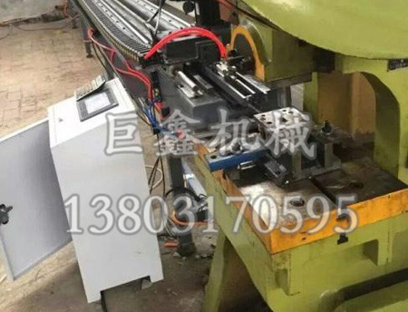 锌钢护栏自动冲孔机